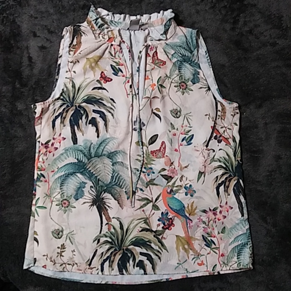 H&M Sleeveless Blouse. Color Cream. Size US 0.